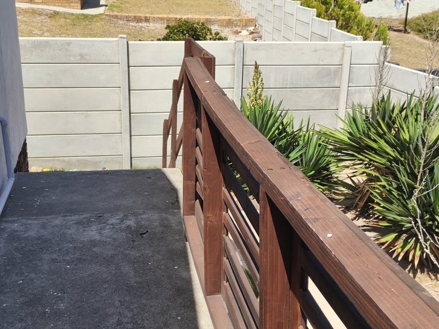 4 Bedroom Property for Sale in De Kelders Western Cape